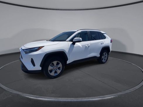 Certified 2025 Toyota RAV4 XLE AWD/4WD image 4