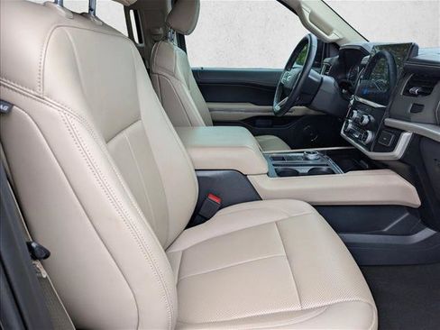 Used 2023 Ford Expedition XLT RWD image 28