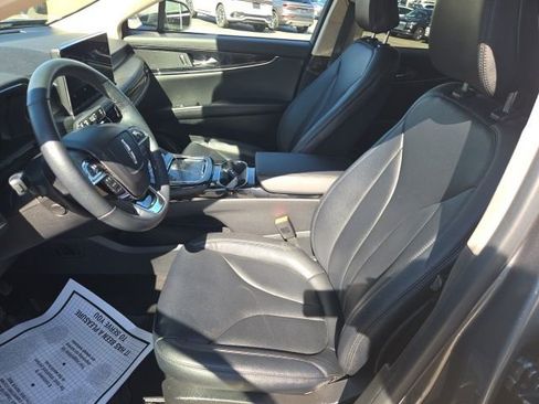 Certified 2022 Lincoln Nautilus AWD w/ Premium Package image 6