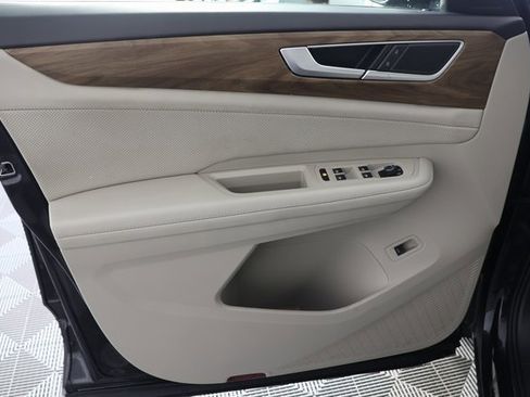 Used 2024 Volkswagen Atlas SE image 26