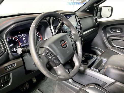 Used 2021 Nissan Titan PRO-4X w/ Pro-4x Convenience Package image 10