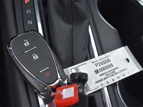 Used 2023 Chevrolet Equinox LT image 34