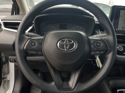 Used 2025 Toyota Corolla LE image 17
