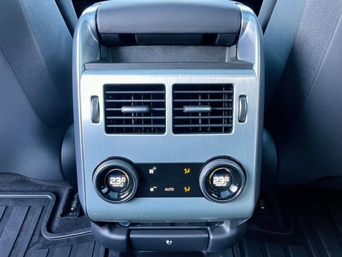 Used 2022 Land Rover Range Rover Sport SVR image 26