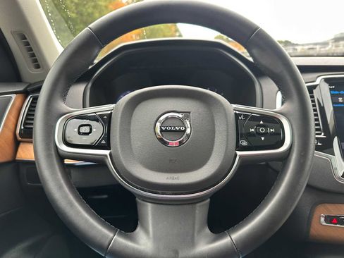 Certified 2025 Volvo XC90 B6 Plus image 24