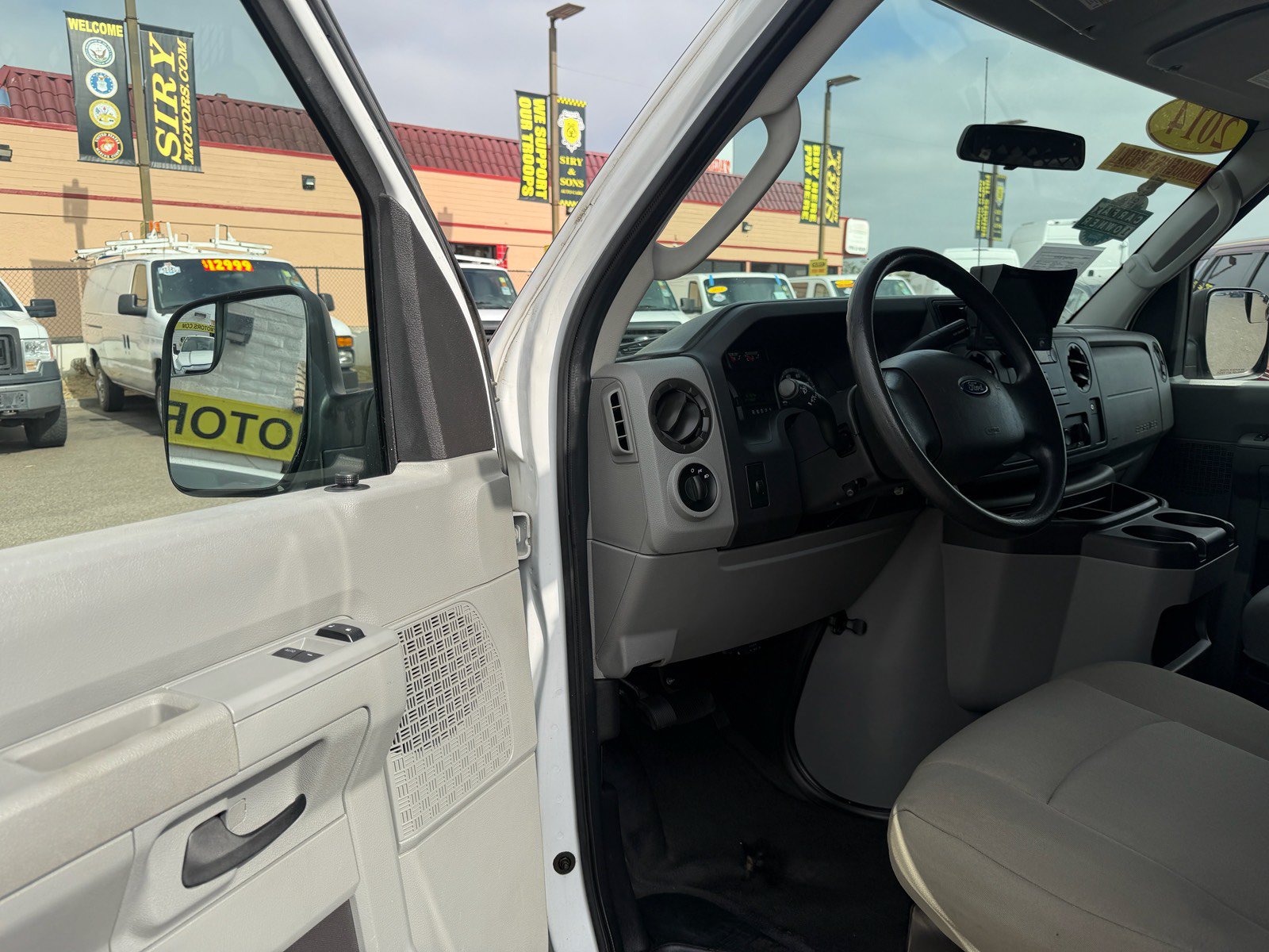Used 2014 Ford E-150 and Econoline 150 w/ Power Group RWD image 17