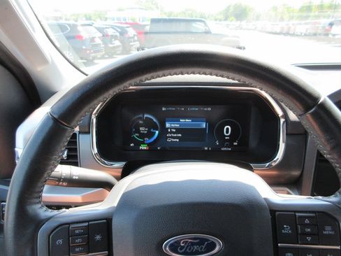 Used 2022 Ford F150 Lightning XLT AWD/4WD image 26