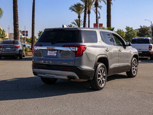 Used 2022 GMC Acadia SLE AWD/4WD image 4
