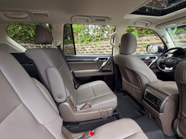 Certified 2023 Lexus GX 460 Premium w/ Accessory Package AWD/4WD image 31