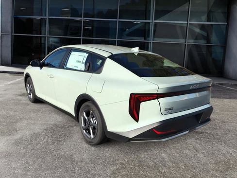 New 2025 Kia K4 image 7
