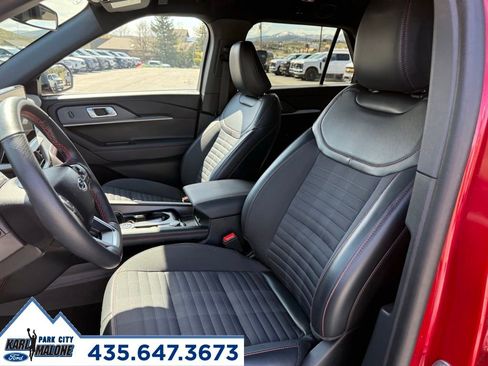 Used 2025 Ford Explorer ST-Line w/ ST-Line Street Pack AWD/4WD image 14
