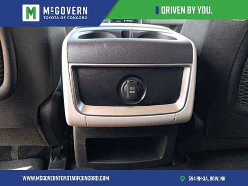 Used 2023 Kia Carnival LX FWD image 21