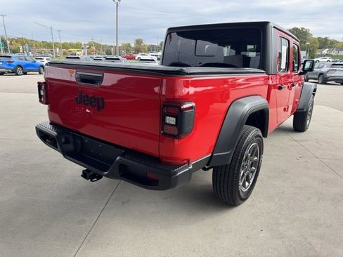 Used 2020 Jeep Gladiator Sport w/ Quick Order Package 24S image 5