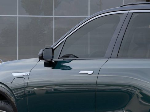 New 2026 Cadillac Vistiq Luxury w/ LPO, Floor Liner Package image 12