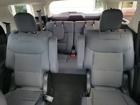 Used 2026 Ford Explorer Active RWD image 12