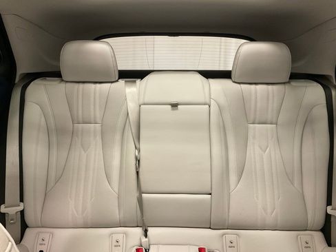 Used 2024 Buick Envision Avenir AWD/4WD image 29