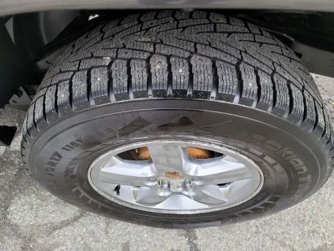 Used 2017 Jeep Wrangler Unlimited Rubicon w/ Connectivity Group AWD/4WD image 28