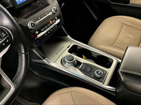 Used 2020 Ford Explorer Limited image 17