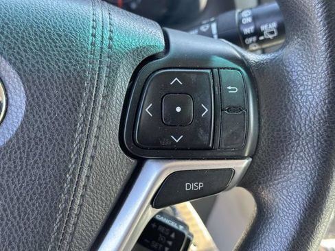 Used 2015 Toyota Sienna LE FWD image 25