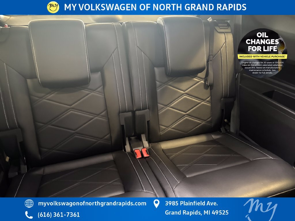 Used 2024 Volkswagen Atlas SE AWD/4WD image 25