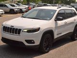 Used 2023 Jeep Cherokee Altitude Lux image 4