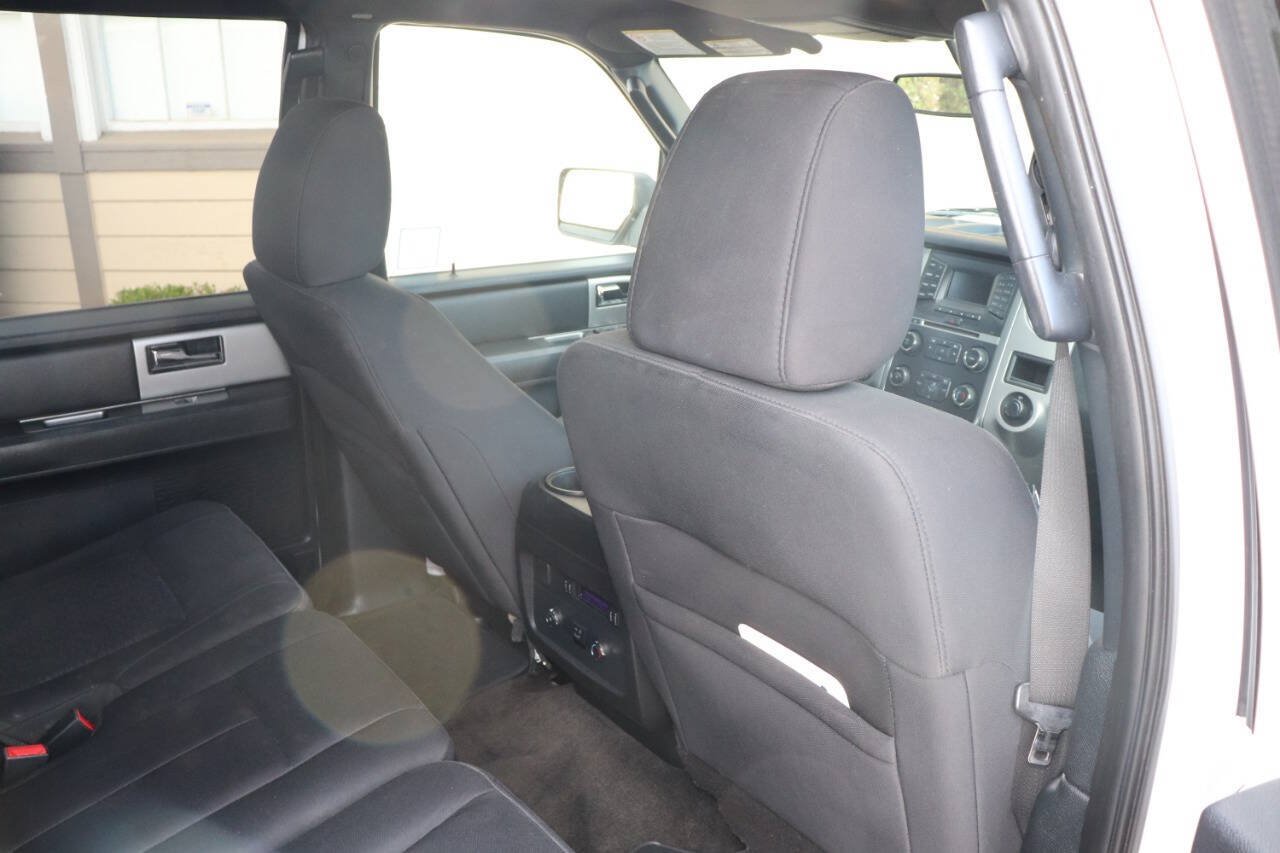 Used 2015 Ford Expedition XLT AWD/4WD image 31