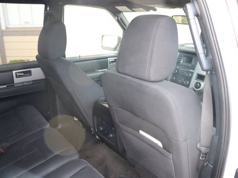 Used 2015 Ford Expedition XLT AWD/4WD image 31