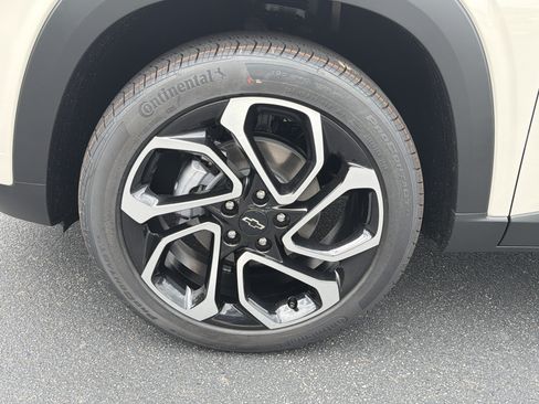 New 2026 Chevrolet Trax RS FWD image 11