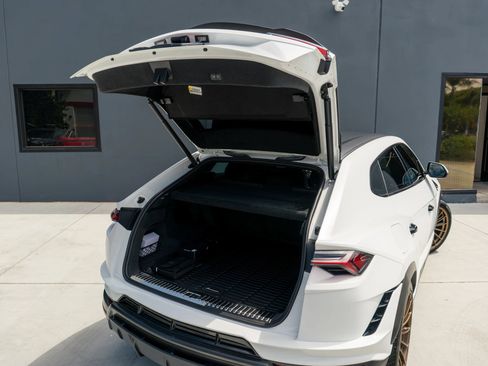 Used 2023 Lamborghini Urus Performante AWD/4WD image 58