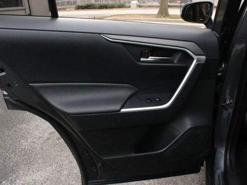 Used 2023 Toyota RAV4 SE w/ Weather & Moonroof Package image 21