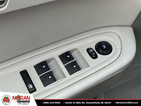 Used 2012 Chevrolet Traverse LT FWD image 16
