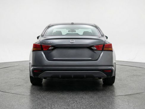 Used 2025 Nissan Altima 2.5 SV image 7