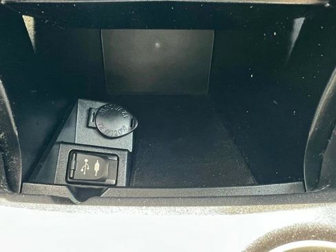 Used 2017 Toyota Camry LE w/ Moonroof Package FWD image 16