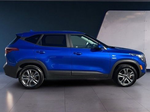 Certified 2022 Kia Seltos LX image 6