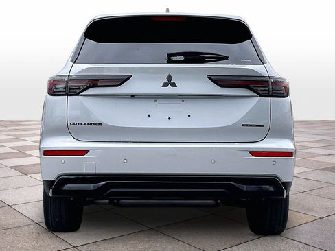 Used 2026 Mitsubishi Outlander LE AWD/4WD image 4
