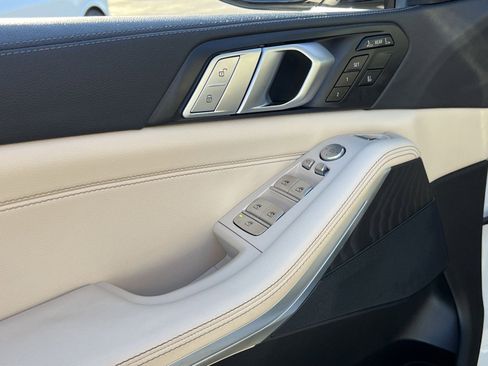 Used 2022 BMW X7 xDrive40i image 15