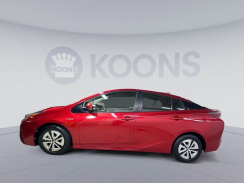 Used 2017 Toyota Prius Two image 8