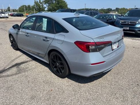 Used 2024 Honda Civic Sport image 4