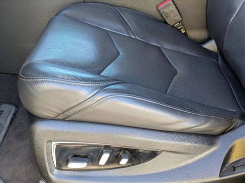 Used 2020 Cadillac Escalade Luxury w/ Escalade Sport Edition image 16