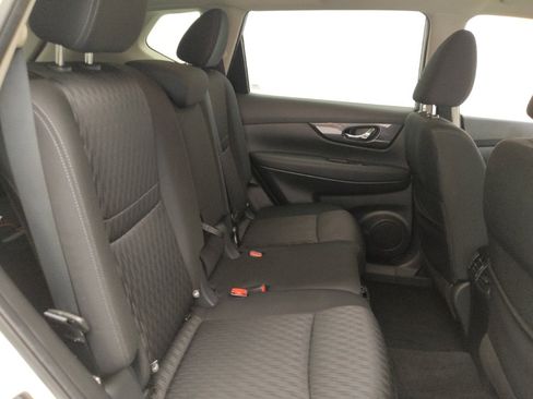 Used 2019 Nissan Rogue SV image 19