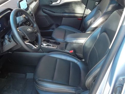 Used 2022 Ford Escape Titanium image 8