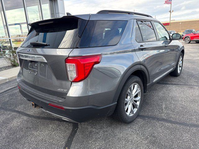 Used 2021 Ford Explorer XLT w/ Equipment Group 202A AWD/4WD image 3