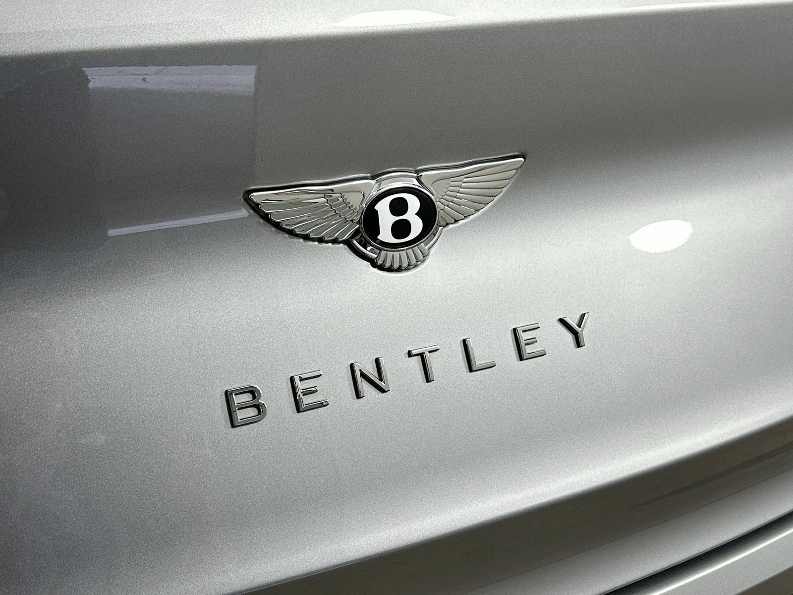 Used 2023 Bentley Bentayga Extended Wheelbase AWD/4WD image 65