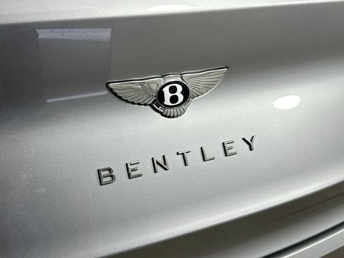 Used 2023 Bentley Bentayga Extended Wheelbase AWD/4WD image 65