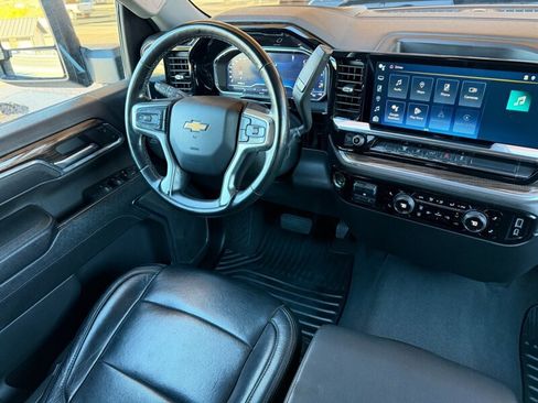 Used 2024 Chevrolet Silverado 2500 LT w/ Convenience Package image 17