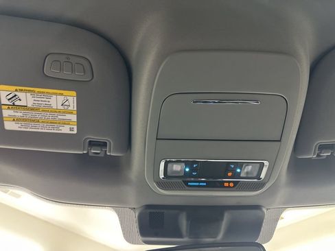 New 2026 Ford F250 Lariat w/ Black Appearance Package image 43