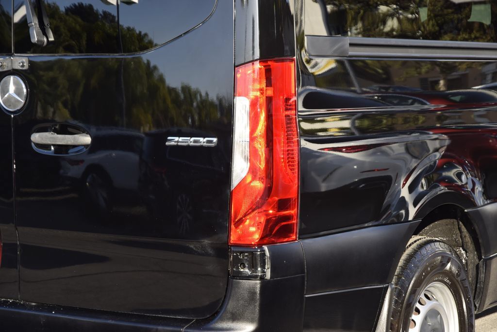 Used 2019 Mercedes-Benz Sprinter 2500 image 6