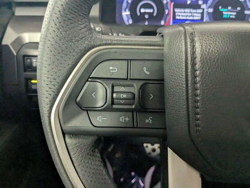 Used 2025 Toyota Tacoma TRD Sport AWD/4WD image 15
