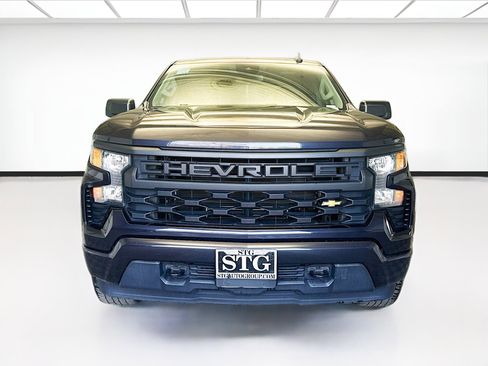 Used 2022 Chevrolet Silverado 1500 Custom image 2