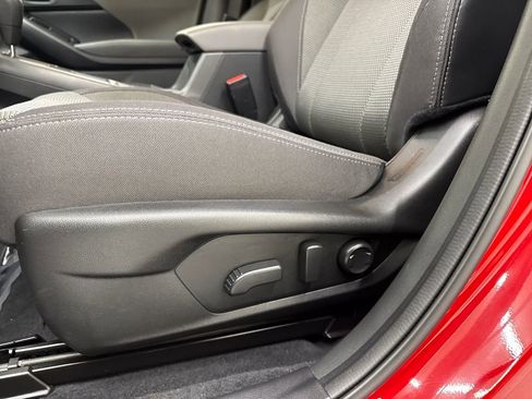 Used 2024 Subaru Crosstrek 2.0i Premium image 13